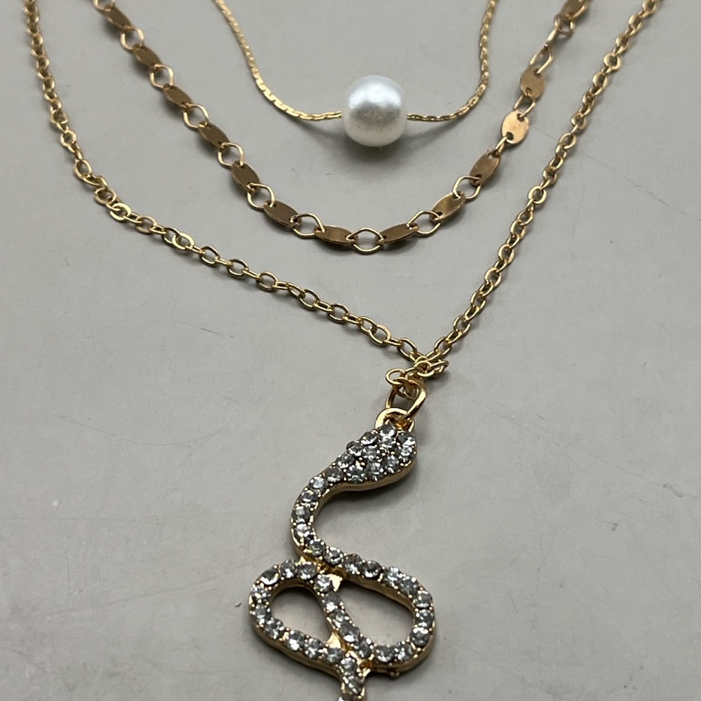 Stunning Gold Tone Layered Pearl & Crystal Snake Pendant Necklace - Picture 3 of 4